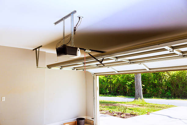 Top rated local Garage Door Roller Replacement specialists in Derma, MS